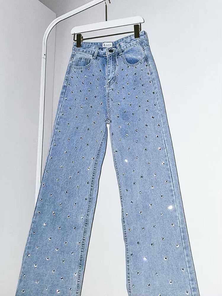 Jeans Femeninos con Detalles de Diamante: Sofisticación y Estilo - Automaticprime
